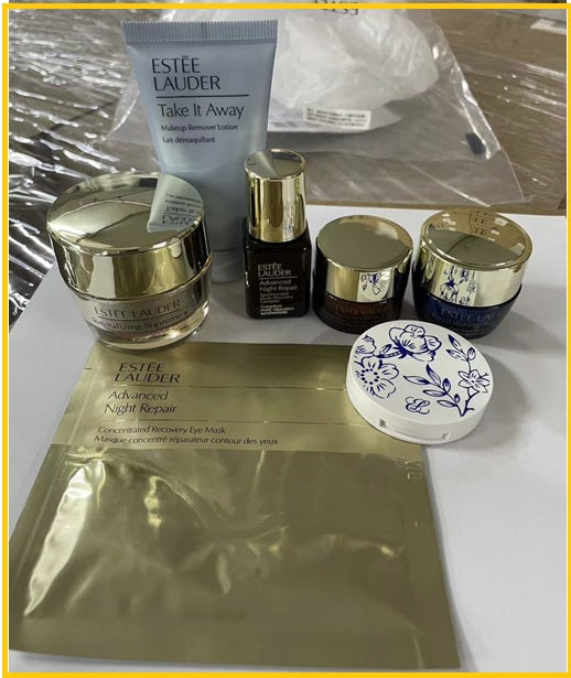 ESTEE LAUDER 7 PIECE MINIATURE DUO SET